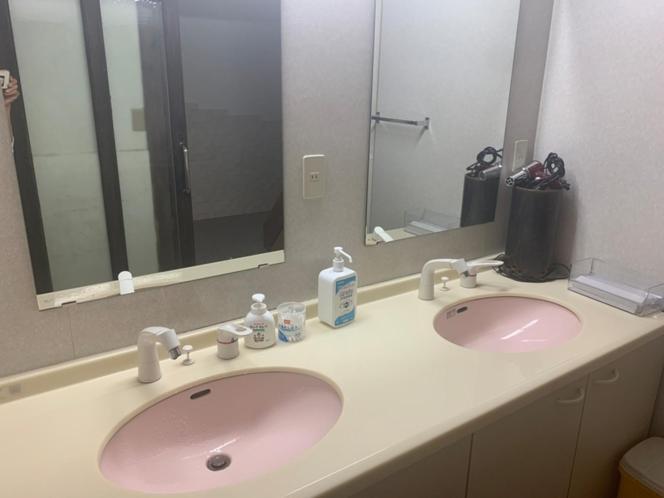 Iya Kankou Ryokan Miyoshi  Exteriör bild